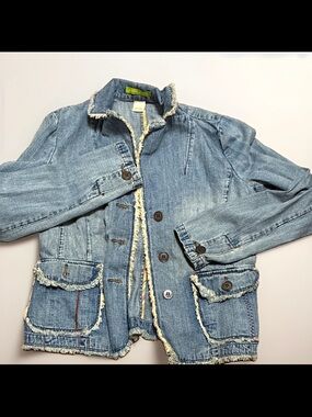 Sigrid Olsen Women’s Light Blue Denim Jacket with Cream Frayed Trim